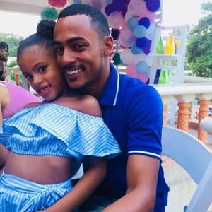 Meet your Posher, Alberto madera